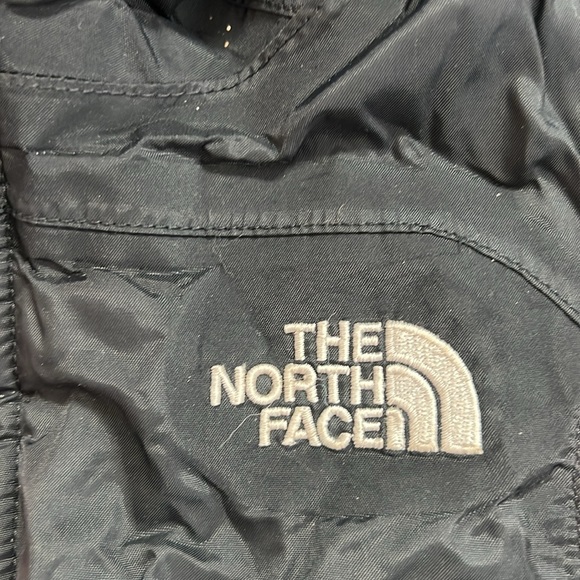 COPY - The north face hyvent zip up jacket. Insulated. - Picture 3 of 5